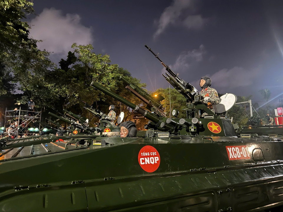 Armored and tank units participate in the rehearsal on August 21. Photo: Quoc Khanh – VNA