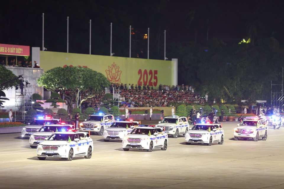 The lead motorcade participates in the full rehearsal. Photo: Hoang Ha - VNA
