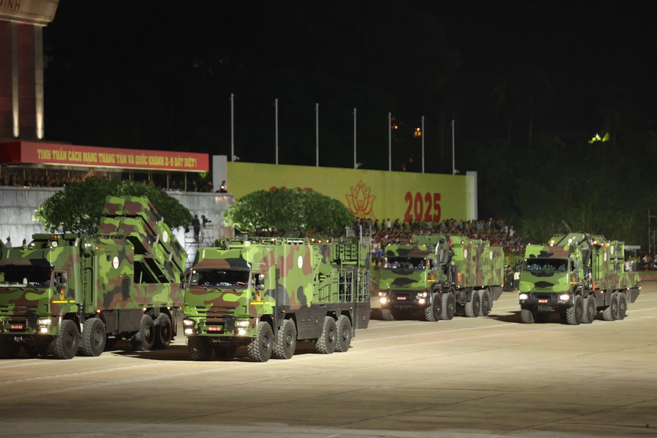 The Truong Son missile unit, produced by Viettel, takes part in the full rehearsal. Photo: Hoang Ha - VNA