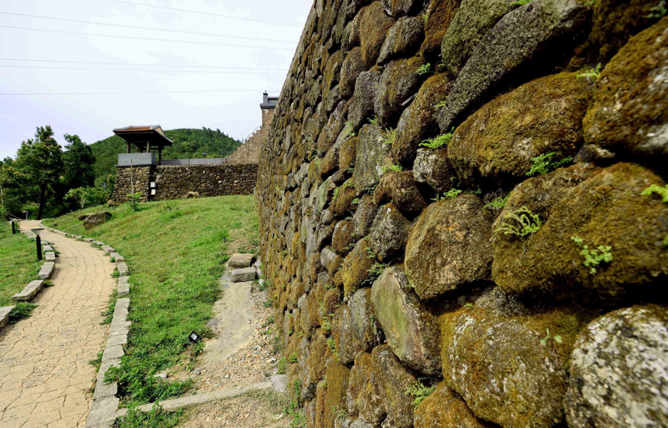 What was once a ruined site is now being revitalized through solid restoration work that still preserves the soul of the original structure. (Photo: Nhat Anh – VNA)