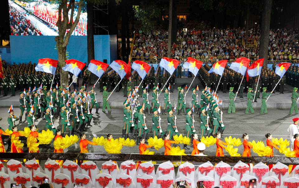 Units of the Vietnam People’s Army take part in the parade rehearsal. (Photo: Thanh Vu – VNA)