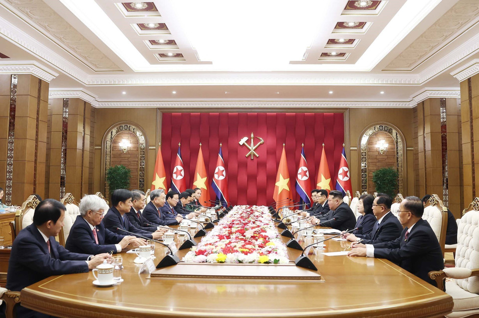 General Secretary To Lam holds talks with General Secretary of the Workers’ Party of Korea and President of the State Affairs of the Democratic People’s Republic of Korea Kim Jong Un. (Photo: Thong Nhat – VNA)