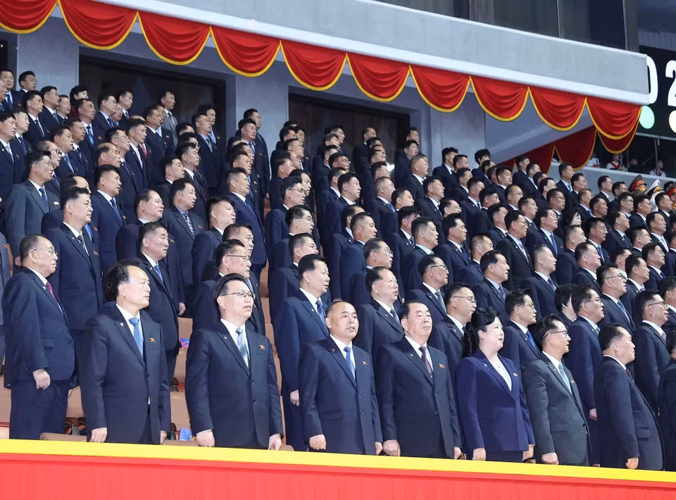 Delegates attend the art performance marking the 80th founding anniversary of the Workers’ Party of Korea. (Photo: Thong Nhat – VNA)