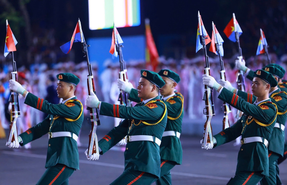 Participating forces take their positions. (Photo: VNA)