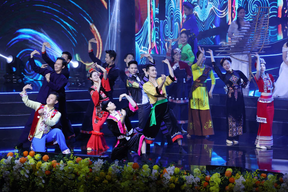 A welcoming art performance at the congress. Photo: Lam Khanh – VNA