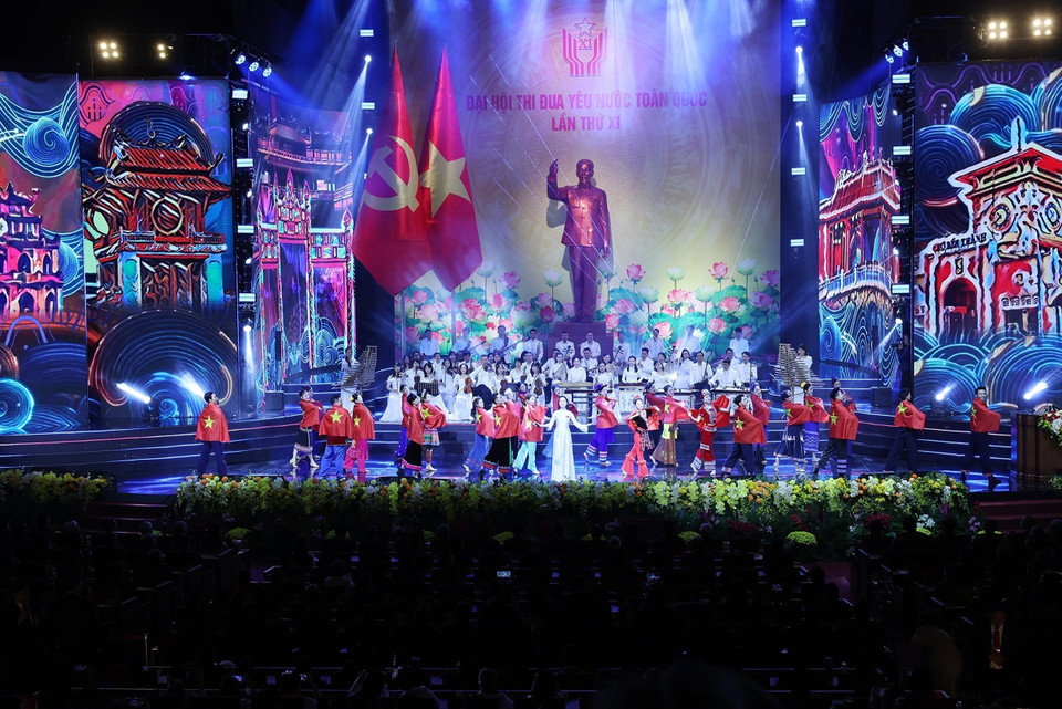 A welcoming art performance at the congress. Photo: Lam Khanh – VNA