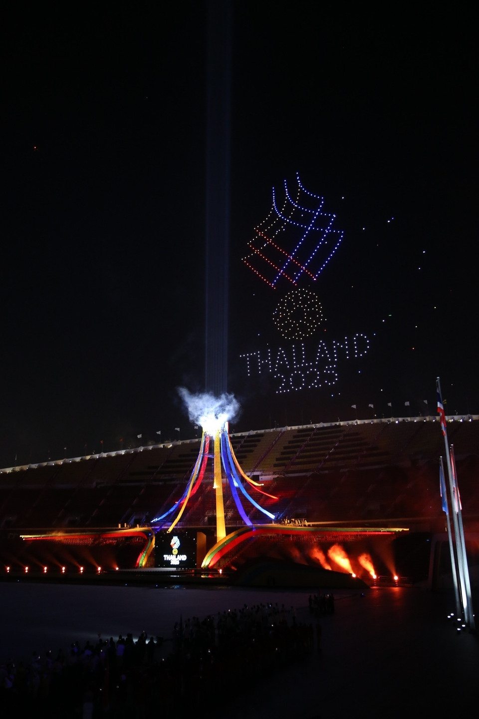 The torch is lit at the Opening Ceremony of SEA Games 33. Photo: Minh Quyet – VNA Correspondent in Thailand