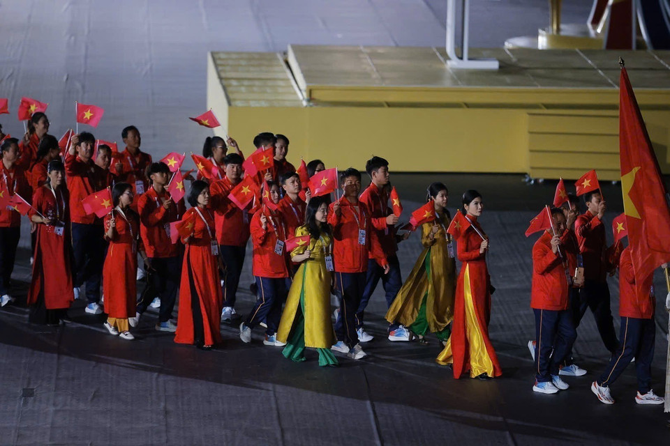 Vietnam’s sports delegation at the Opening Ceremony of SEA Games 33. Photo: Minh Quyet – VNA Correspondent in Thailand