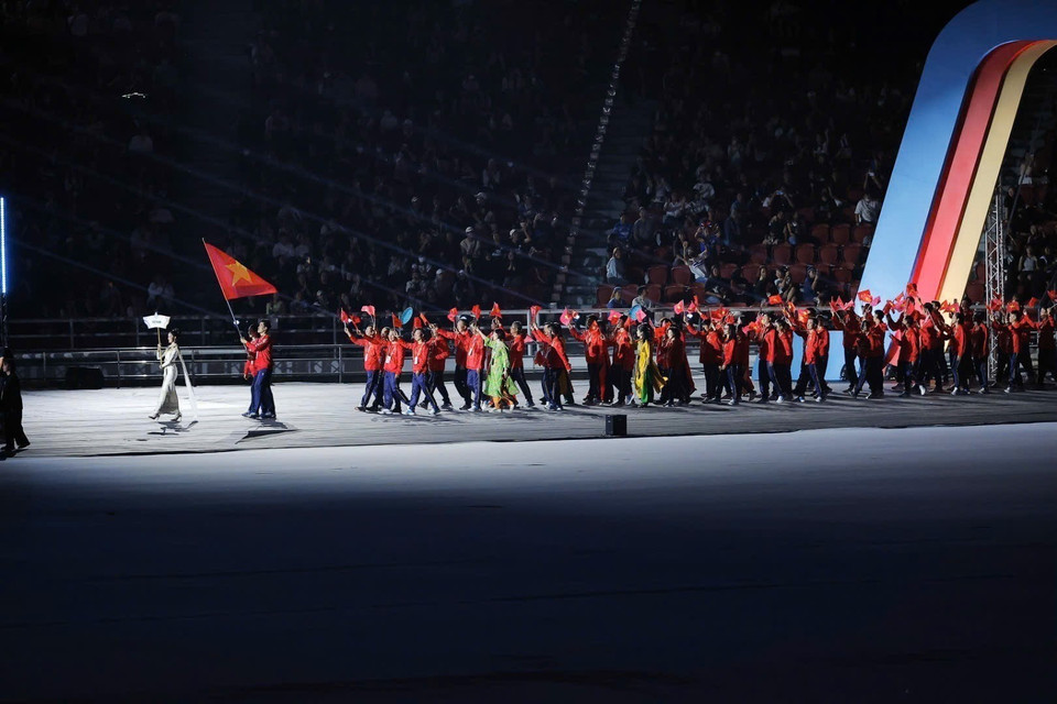 Vietnam’s sports delegation at the Opening Ceremony of SEA Games 33. Photo: Minh Quyet – VNA Correspondent in Thailand