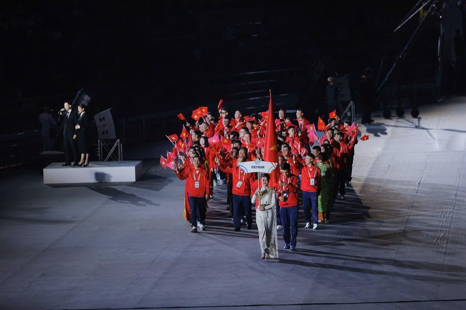 Vietnam’s sports delegation at the Opening Ceremony of SEA Games 33. Photo: Minh Quyet – VNA Correspondent in Thailand