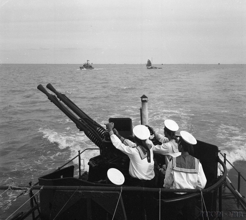 With vigilance and firm resolve, Squadron 111 from Coastal Region 1 of the Vietnam People’s Navy delivers heavy blows to US air forces in the first engagement of America’s large-scale air and naval warfare in the North. (Photo: VNA)