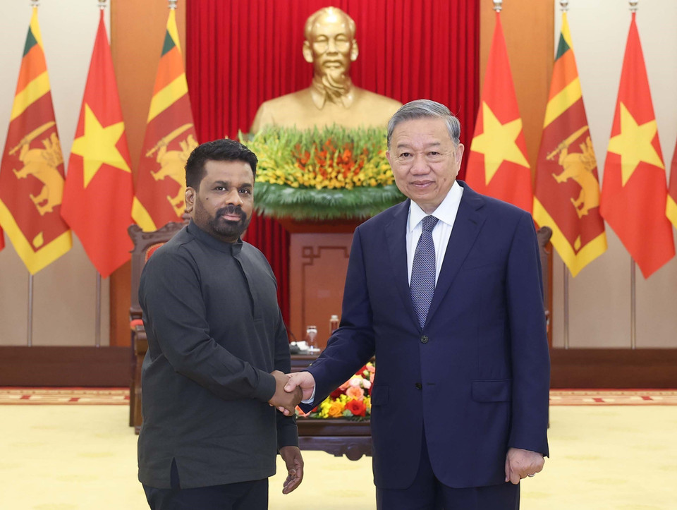 Party General Secretary To Lam receives President of Sri Lanka Anura Kumara Dissanayaka. (Photo: Thong Nhat – VNA)