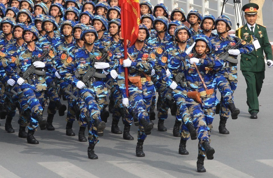 Naval infantry take part in a parade marking the 70th anniversary of the August Revolution and National Day on September 2, 2015. (Photo: VNA)