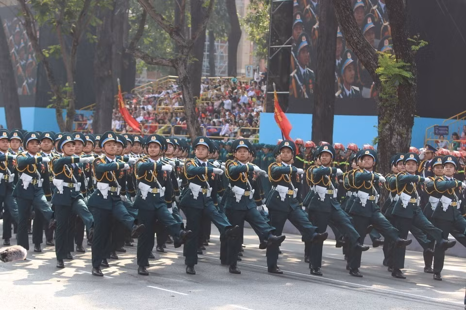 The Air Defense-Air Force officers march past the grandstand. Photo: VNA