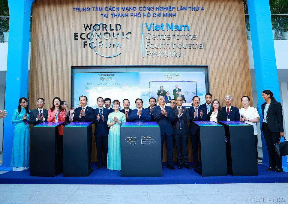 On September 25, 2024, Prime Minister Pham Minh Chinh attends the inauguration of the Fourth Industrial Revolution (C4IR) Centre in Ho Chi Minh City. The centre, established as part of a partnership between the Vietnamese government and the WEF (2023–2026), is the second in WEF’s global network of 19 C4IR centres. (Photo: Duong Giang - VNA)