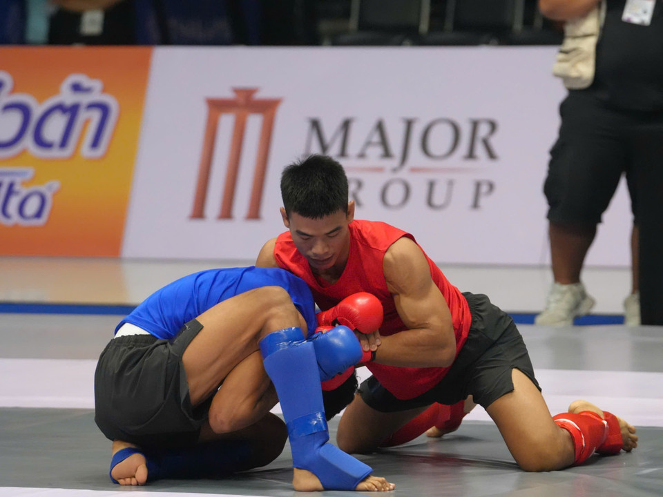 Van Minh defeats his Malaysian opponent by technical knockout before the start of the third round. (Photo: Published by VNA)