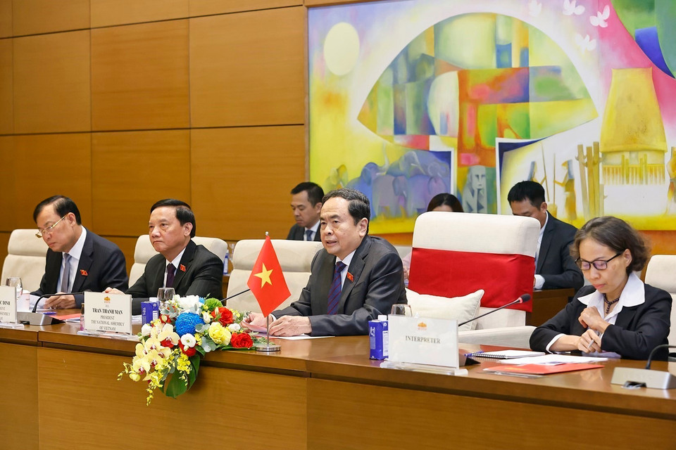 National Assembly Chairman Tran Thanh Man and the Vietnamese delegation at the talks with Chairman of the Russian State Duma Vyacheslav Volodin. (Photo: Doan Tan – VNA)