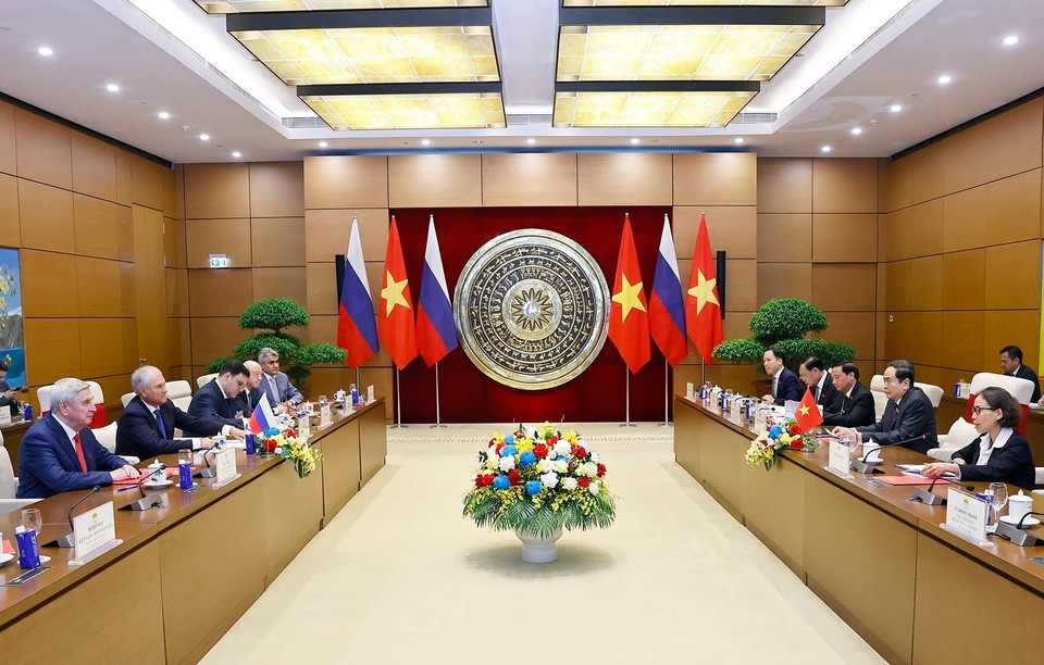 National Assembly Chairman Tran Thanh Man holds talks with Chairman of the Russian State Duma Vyacheslav Volodin. (Photo: Doan Tan – VNA)