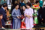 Spouses of Vietnamese, RoK leaders visit Vietnam Museum of Ethnology