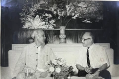 International friends’ warm tribute to President Ho Chi Minh
