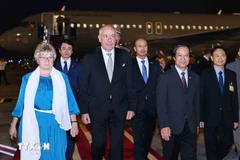 Hungarian President begins official visit to Vietnam