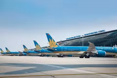 Vietnam Airlines honoured in Top 10 ESG companies in logistics sector