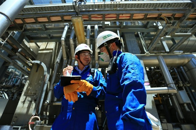 Engineers at Dung Quat Refinery research and innovate to meet the requirements for defence fuel products. (Courtesy photo) 