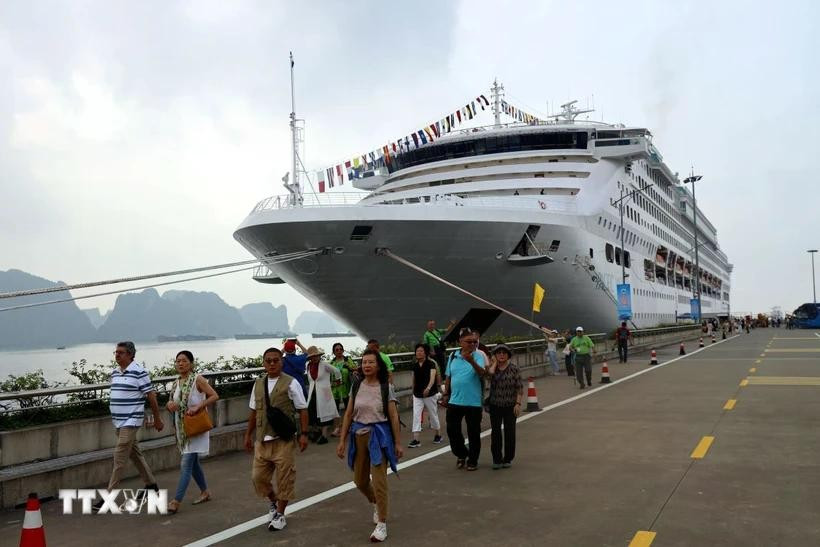 Pacific World cruise ship brings around 1,700 tourists to Quang Ninh (Photo: VNA)