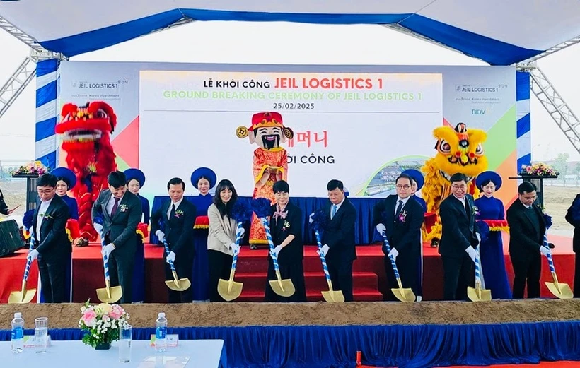 At the ground-breaking ceremony for the Jeil Logistics 1 project in Nam Dinh Vu Industrial Park in Hai Phong. (Photo: baophapluat.vn)