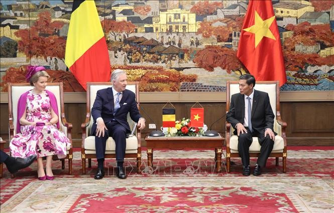 King Philippe and Queen Mathilde of Belgium at a meeting with Hai Phong authorities (Photo: VNA)