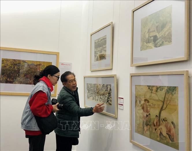 At the exhibition to mark the 95th anniversary of the founding of the Communist Party of Vietnam (CPV) (February 3, 1930 – 2025) and celebrate the Lunar New Year of the Snake. (Photo: VNA)