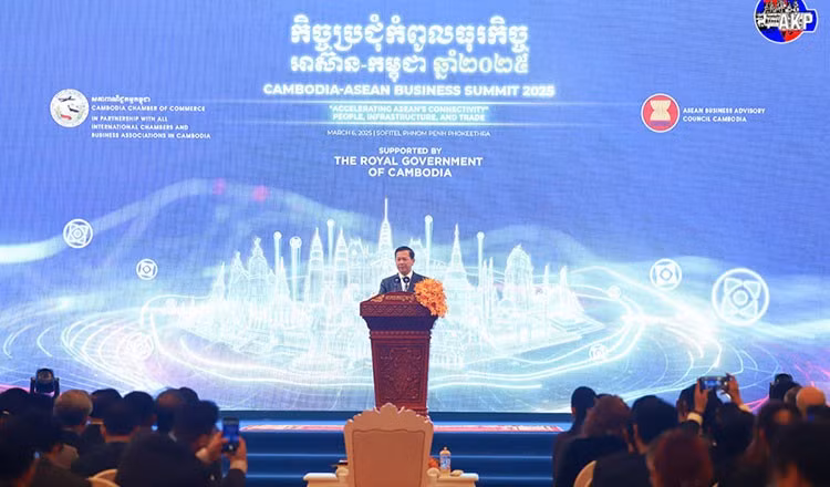 Cambodian Prime Minister Samdech Thipadei Hun Manet speaks at the forum (Photo: khmertimeskh.com)