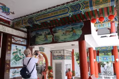 Visitors explore Thean Hou Temple, one of Kuala Lumpur’s popular cultural and tourist attractions. (Illustrative photo: VNA)