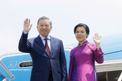 General Secretary of the Communist Party of Vietnam Central Committee and President of Vietnam To Lam and his spouse Ngo Phuong Ly leave Hanoi on May 27 for a three-day official visit to Thailand. (Photo: VNA)