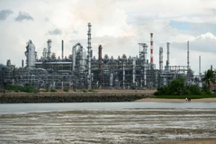 Pulau Bukom refinery in Singapore. (Photo: Xinhua/VNA)