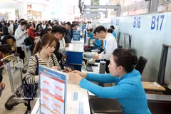 Noi Bai International Airport, Hanoi's first airport, is often overcrowded during peak travel periods. The proposed location for the second airport is in the southern part of Hanoi around Ung Hoa and Chuyen My communes. (Photo: VNA)
