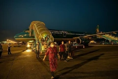 Night flight operations will be extended at six domestic airports to serve the people’s travel demand during the upcoming Lunar New Year holiday and the 2026 spring festival season (Photo: VNA)