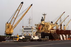Handling goods for production and export at Saigon – Tan Thuan Port. (Photo: VNA) 
