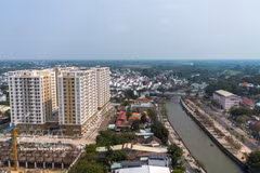 Social housing projects help meet the housing needs of low-income earners and workers, while contributing to sustainable urban development. (Photo: VNA)