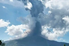 Mount Lewotobi Laki-laki erupts in October 2025. (File photo: AP)
