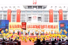 An art performance at the ceremony to mark the 50th anniversary of Saigon-Gia Dinh city being officially named after President Ho Chi Minh (July 2, 1976–2026). (Photo: VNA)