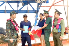 Stepping up communication efforts and enforcement against IUU violations in Ca Mau. (Photo: VNA)
