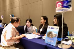 Thai and Vietnamese businesses engage in direct trade connections at the Vietnam–Thailand industrial products trade networking event held on February 13, 2025. (Photo: VNA)