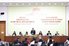 General Secretary and Chairman of the NA Office Le Quang Minh chairs the press conference announcing the results of the NA's 10th session (Photo: VNA)