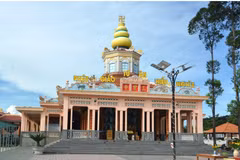 Tam Buu Phi Lai Pagoda of Tu An Hieu Nghia Buddhism in Ba Chuc commune, An Giang province. (Photo: thanhnien.vn) 