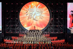 “Echoes of the Fatherland” is the opening performance, staged as a grand choral and dance spectacle recreating the jubilant atmosphere across the country following the success of the 14th National Party Congress and the nation’s major celebrations. (Photo: VNA)