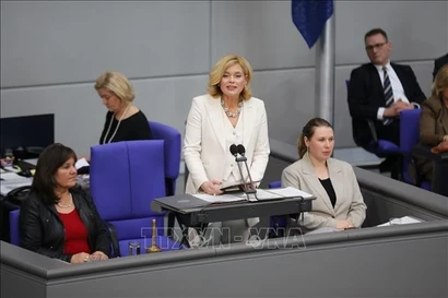 Julia Klöckner (centre) speaks after being elected as President of the German Bundestag at the first session of the 21st Bundestag, in Berlin, on March 25, 2025. (Photo: Xinhua/VNA)