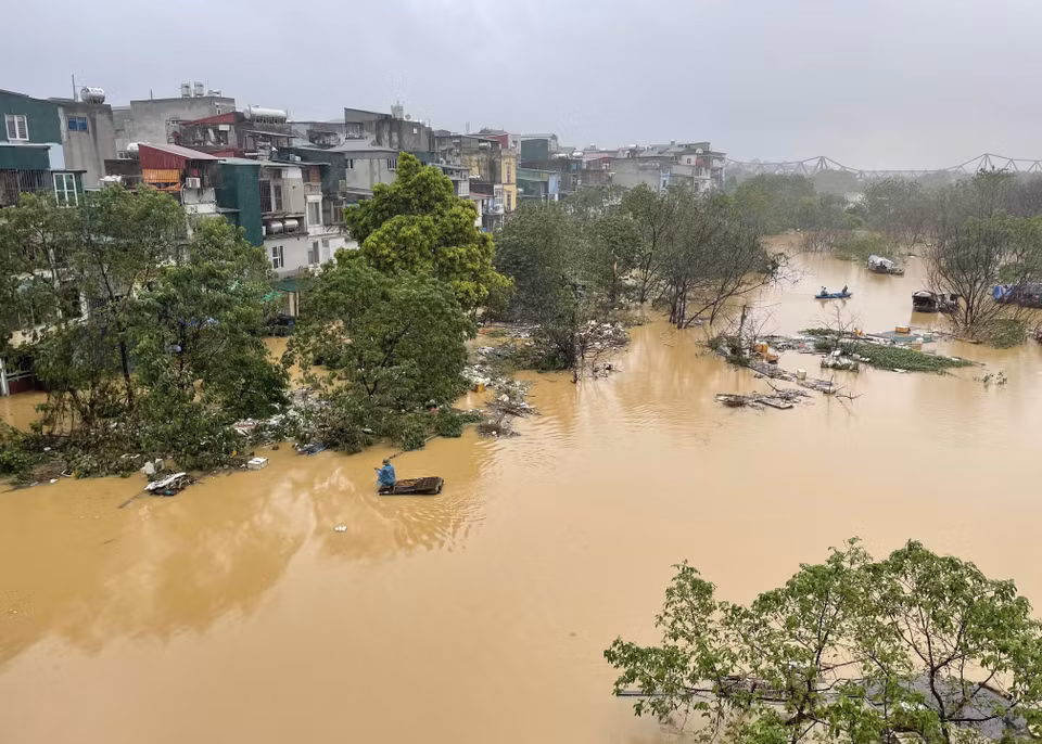 A level 2 natural disaster risk warning is in place for Hanoi. (Photo taken at 7:54 AM by Minh Quyet – VNA).