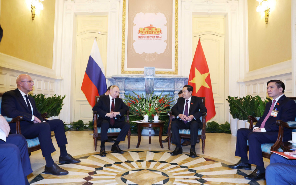 National Assembly Chairman Tran Thanh Man meets with Russian President Vladimir Putin during the former's state visit to Vietnam, June 20, 2024. (Photo: Thong Nhat – VNA)