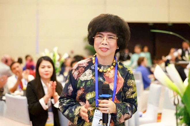Labour Heroine Thai Huong, Founder and Chairwoman of the Strategy Council of the TH Group, speaks at the event. (Photo: VietnamPlus) thaihuong.jpg